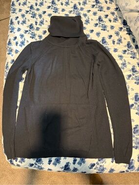 Lululemon turtleneck sweater